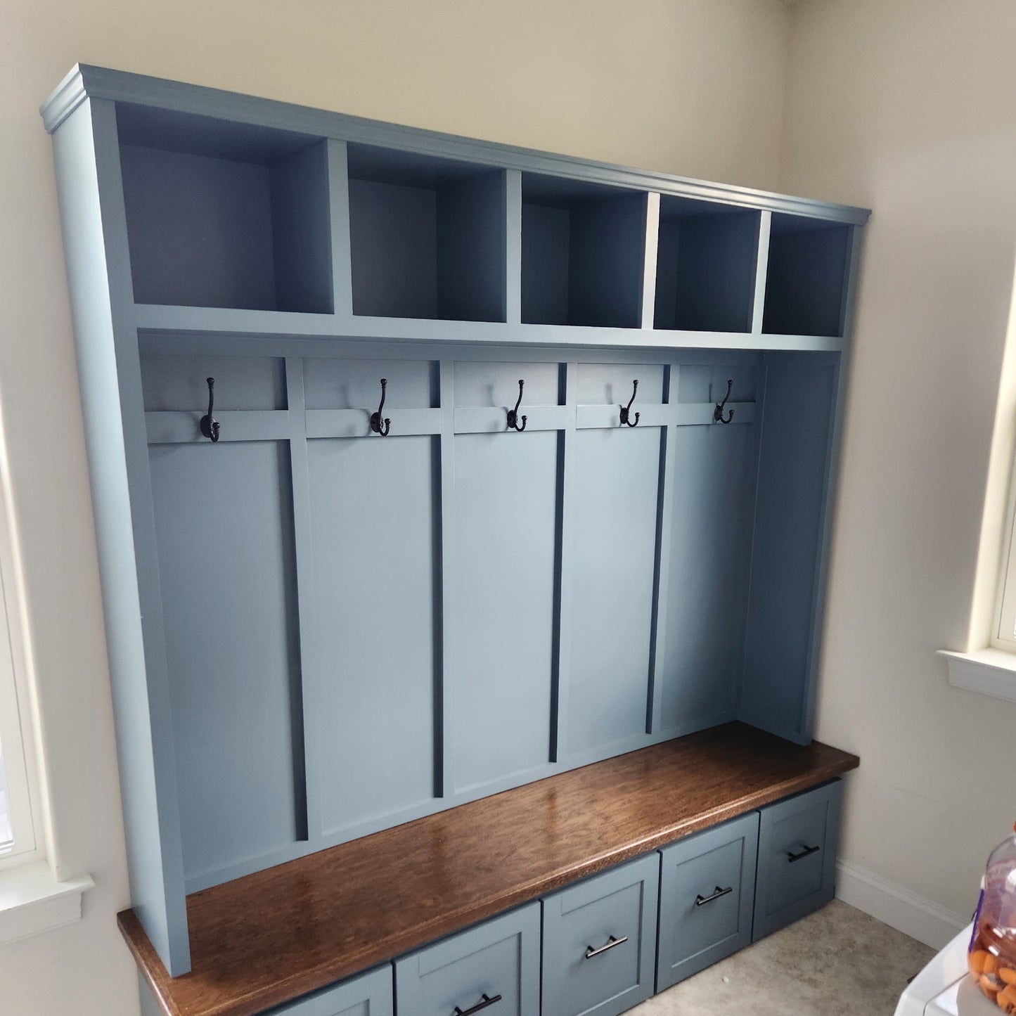 The Charlotte 5 drawer Halltree || Entryway Mudroom Shoe Storage Lockers with Bench and Hooks