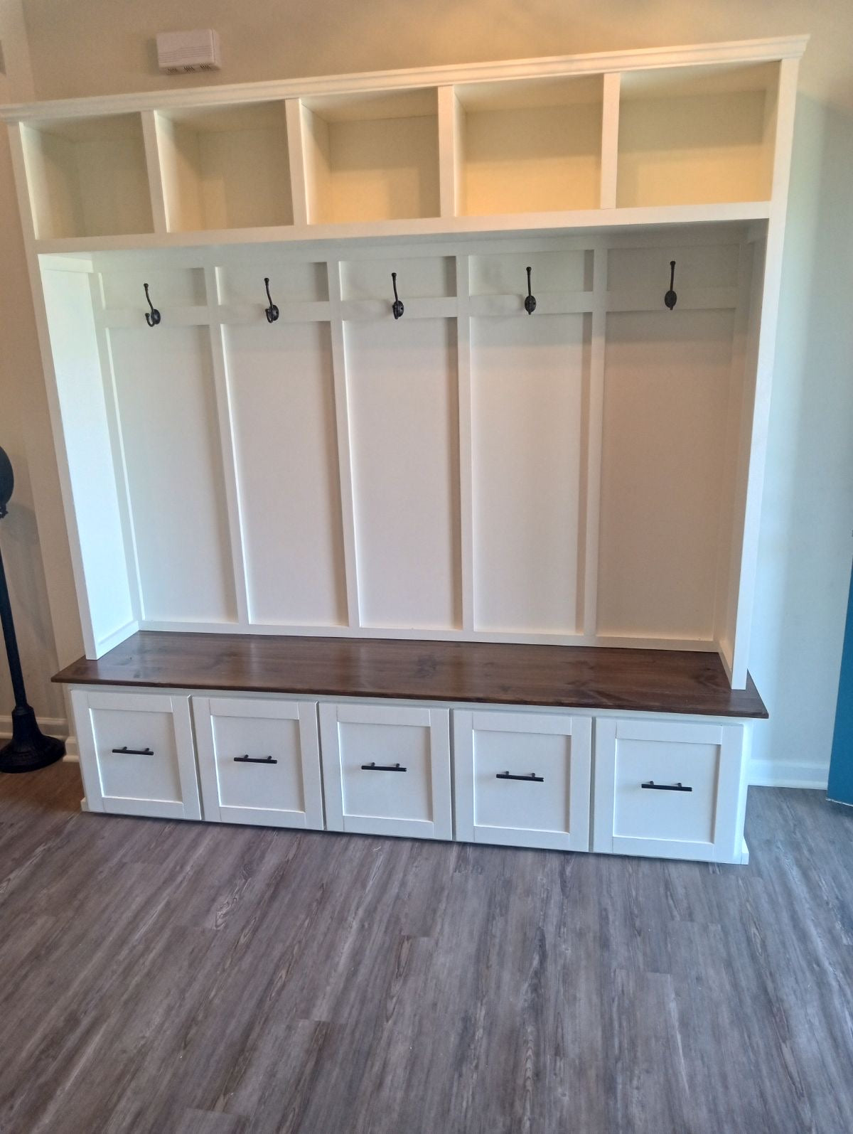 The Charlotte 5 drawer Halltree || Entryway Mudroom Shoe Storage Lockers with Bench and Hooks