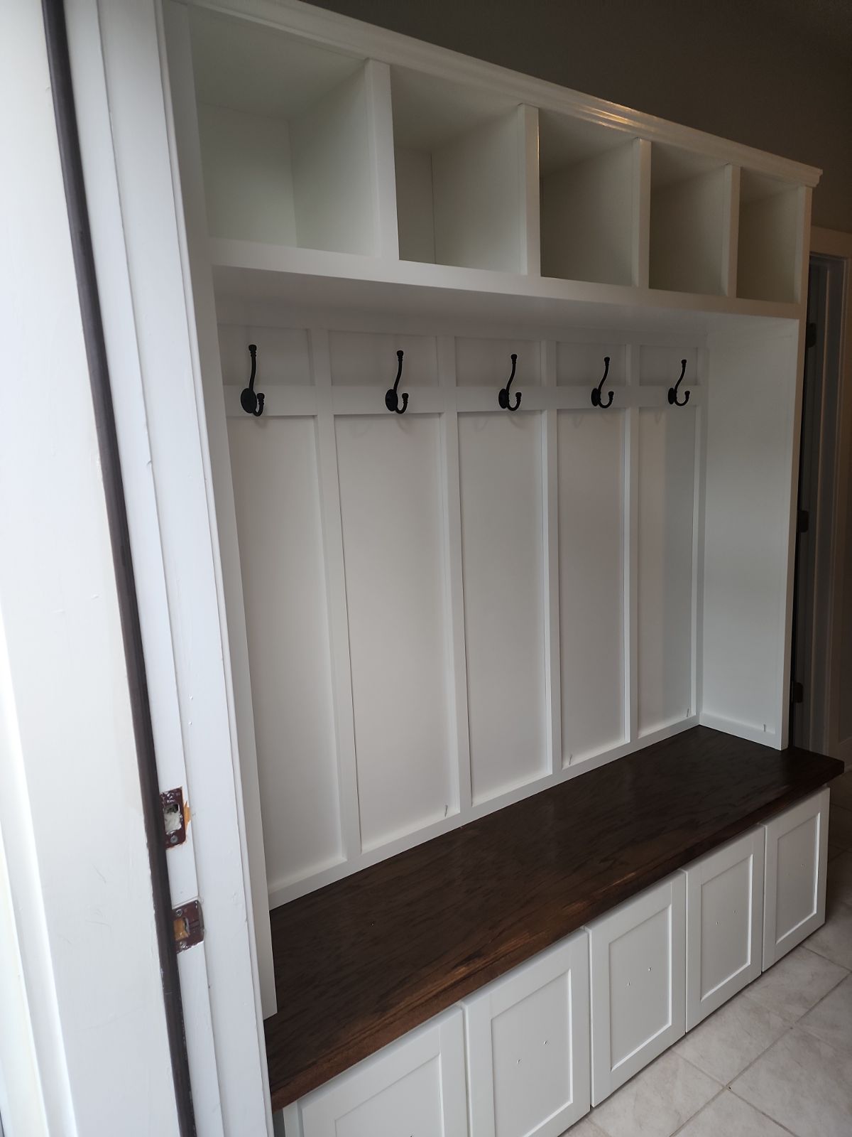 The Charlotte 5 drawer Halltree || Entryway Mudroom Shoe Storage Lockers with Bench and Hooks