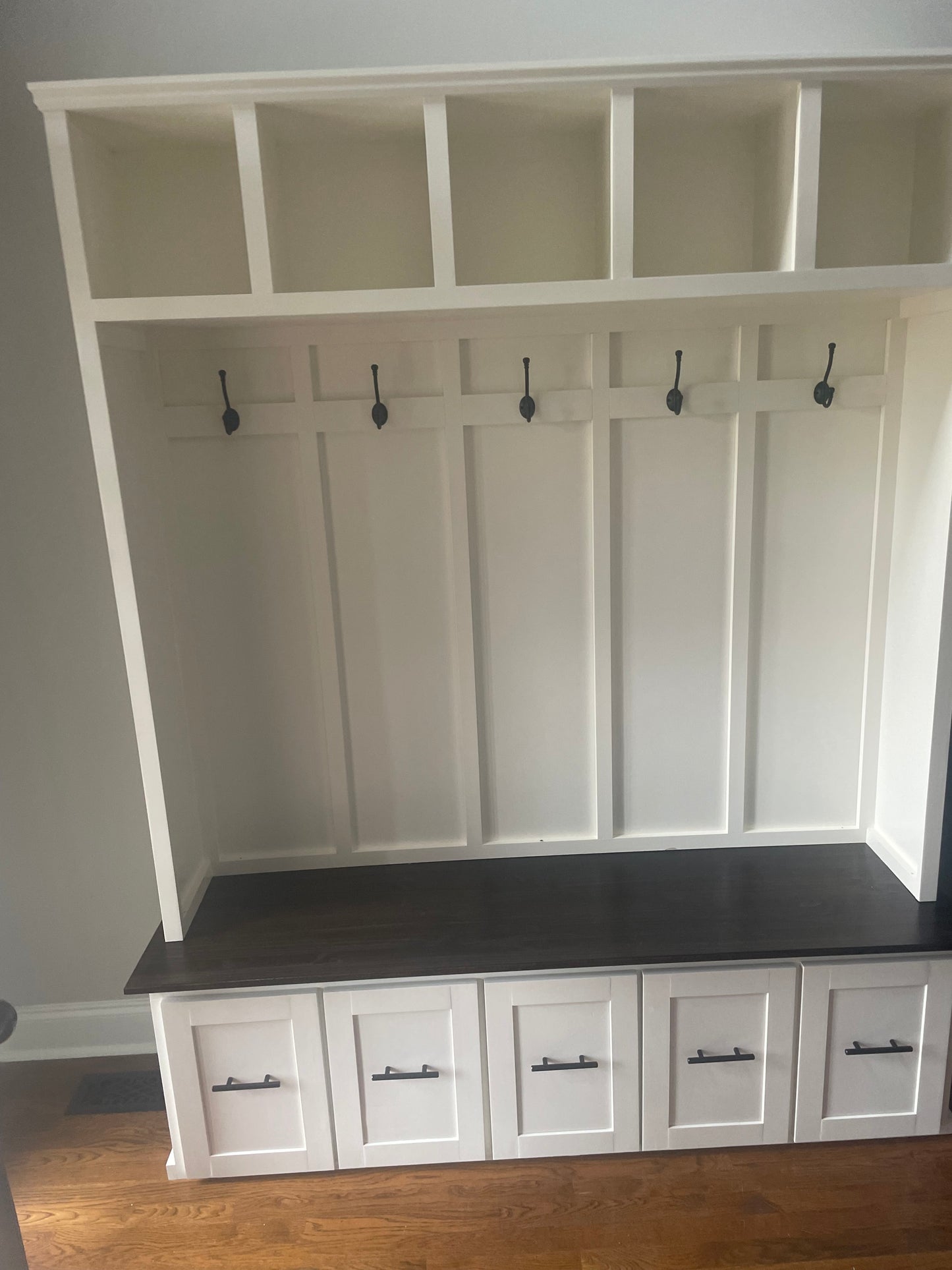 The Charlotte 5 drawer Halltree || Entryway Mudroom Shoe Storage Lockers with Bench and Hooks
