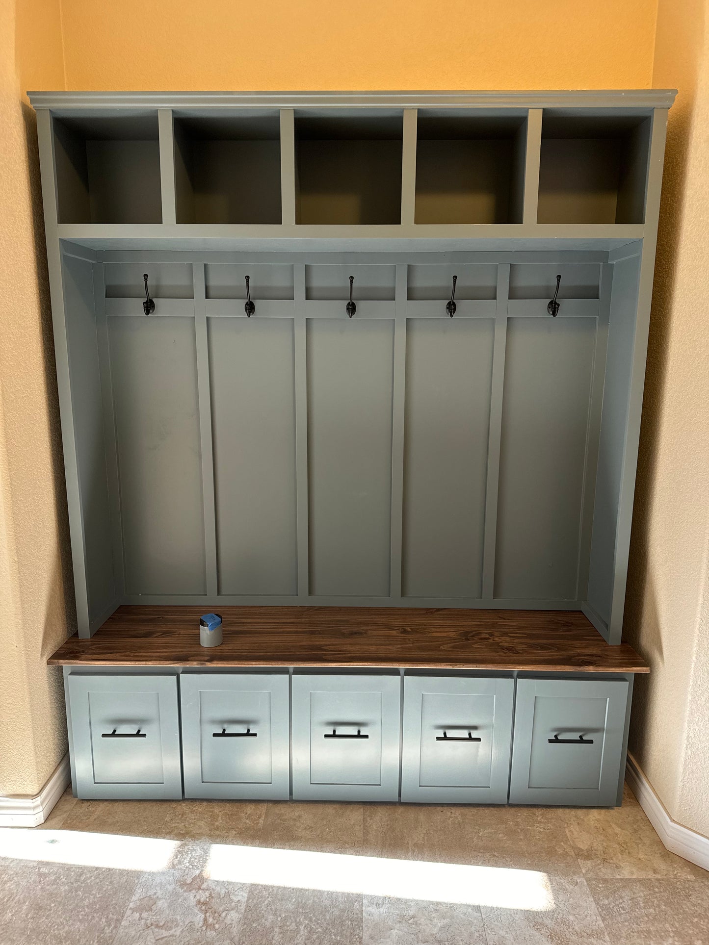 The Charlotte 5 drawer Halltree || Entryway Mudroom Shoe Storage Lockers with Bench and Hooks